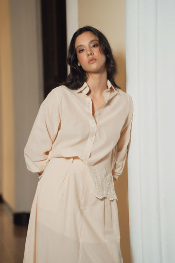 Camisera bordada nude