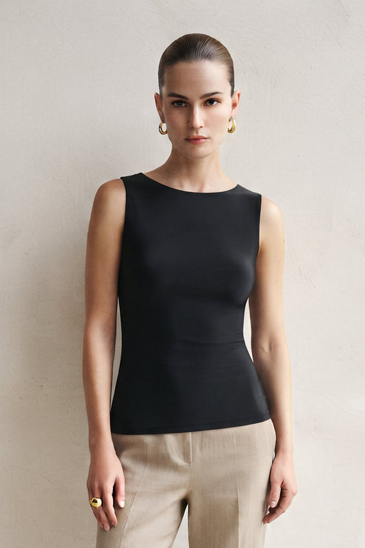 Top musculosa negra