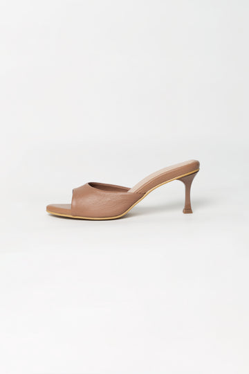 Bela cuero camel 5.5